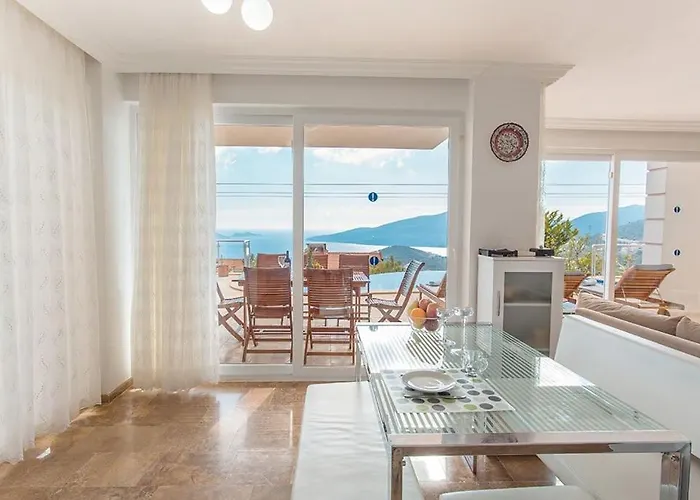 4 Bedroom Luxury In With Great Sea Views Villa