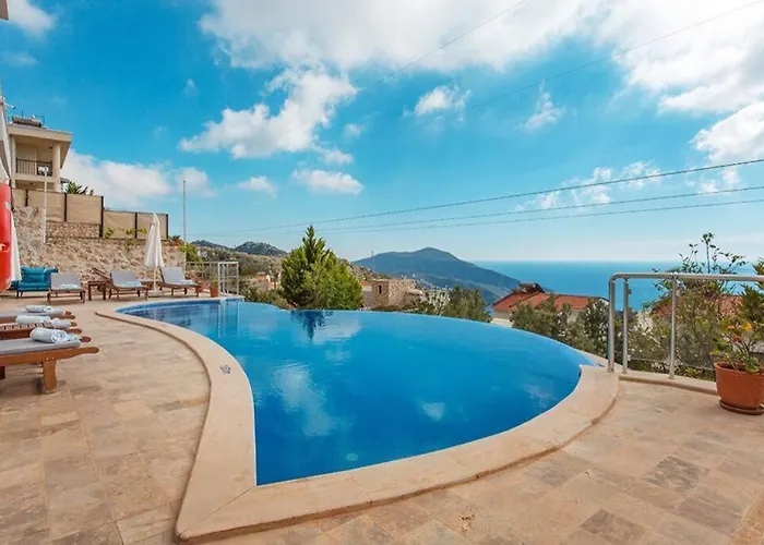 4 Bedroom Luxury In With Great Sea Views Villa *