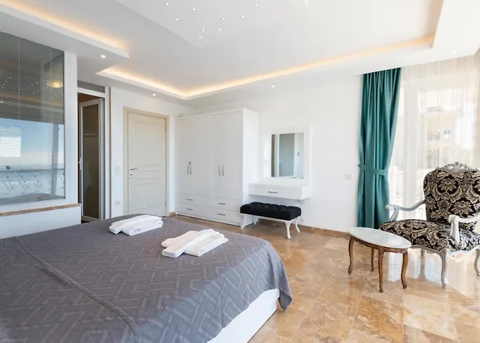 Villa 4 Bedroom Luxury In With Great Sea Views
