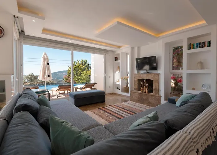 4 Bedroom Luxury In With Great Sea Views Villa