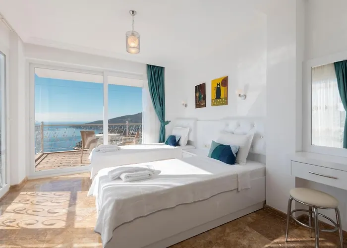 Villa 4 Bedroom Luxury In With Great Sea Views *