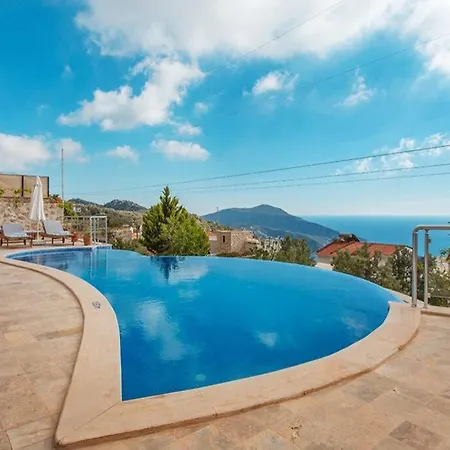 4 Bedroom Luxury In With Great Sea Views Villa *