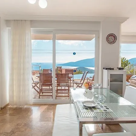 4 Bedroom Luxury In With Great Sea Views Villa