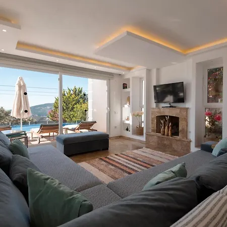 4 Bedroom Luxury In With Great Sea Views Villa
