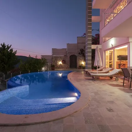 4 Bedroom Luxury In With Great Sea Views Villa