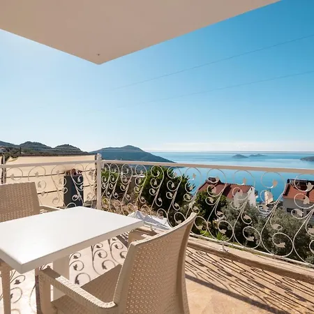 4 Bedroom Luxury In With Great Sea Views Kalkan